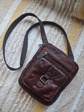 Handmade Voyager Slim Crossbody Bag - Brown